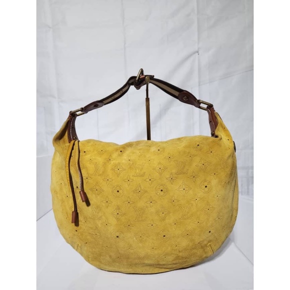 Louis Vuitton Handbags - Authentic Louis Vuitton Monogram Suede Onatah GM Shoulder Bag Yellow